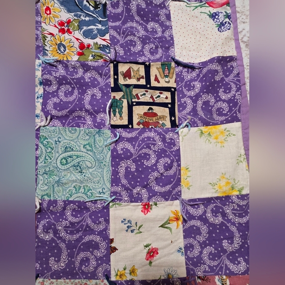 Vtg Purple- Homemade Patchwork Baby Quilt 30.5in X 35.5in - Picture 9 of 10